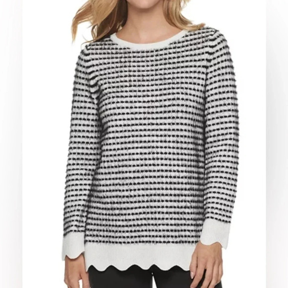 Elle black and white fuzzy sweater large - Picture 1 of 9